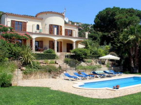  Beautiful holiday home in Calonge with private pool  Калонже
